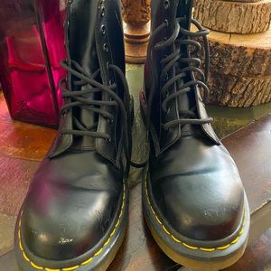 Dr martens for sell! <3 please buy.
